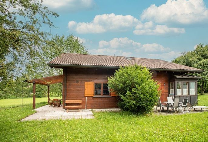 Modernes Holzhaus mit gemütlicher Atmosphäre (B12)