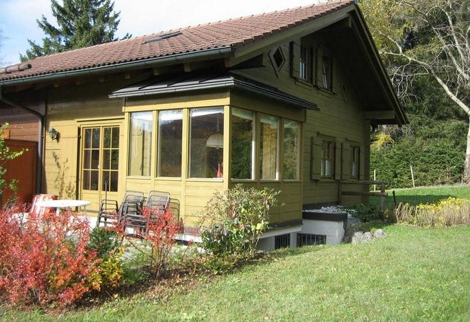 Modernes Holzhaus mit großer Südterrasse (B13a)