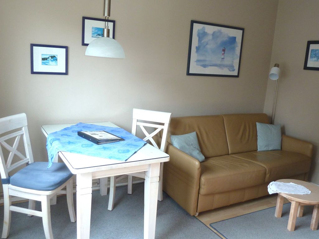 Wohnzimmer mit Esstisch