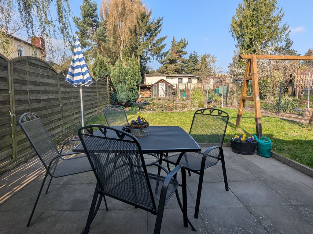 Sitzecke mit Blick in den Garten