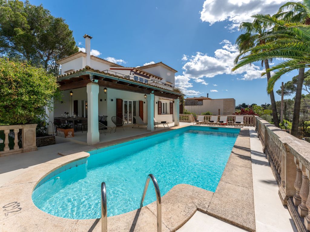 Pool und Haus