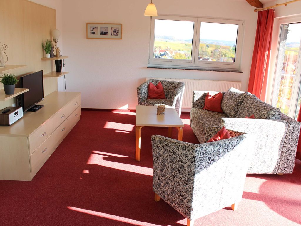 Wohnzimmer | Ferienwohnung Reisberg