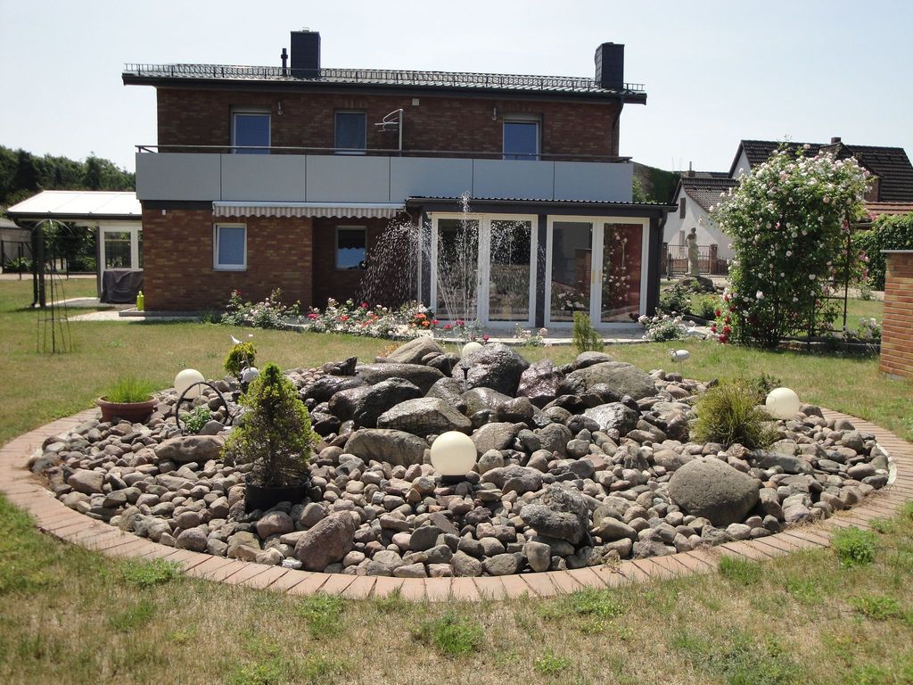 Rückseite mit Garten