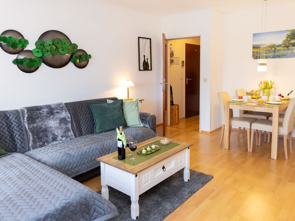 Wohnzimmer und Essbereich