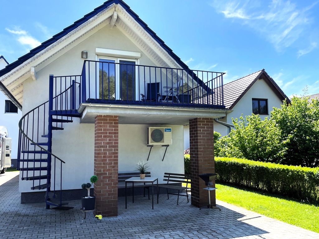 Gästehaus mit Balkon