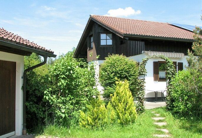 Geräumiges Ferienhaus mit Bergblick auf drei Etagen (UG1)