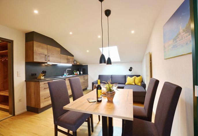 Ferienwohnung Seethal-Alpenrand ? Erholung fußläufig zum Chiemsee mit Bergblick