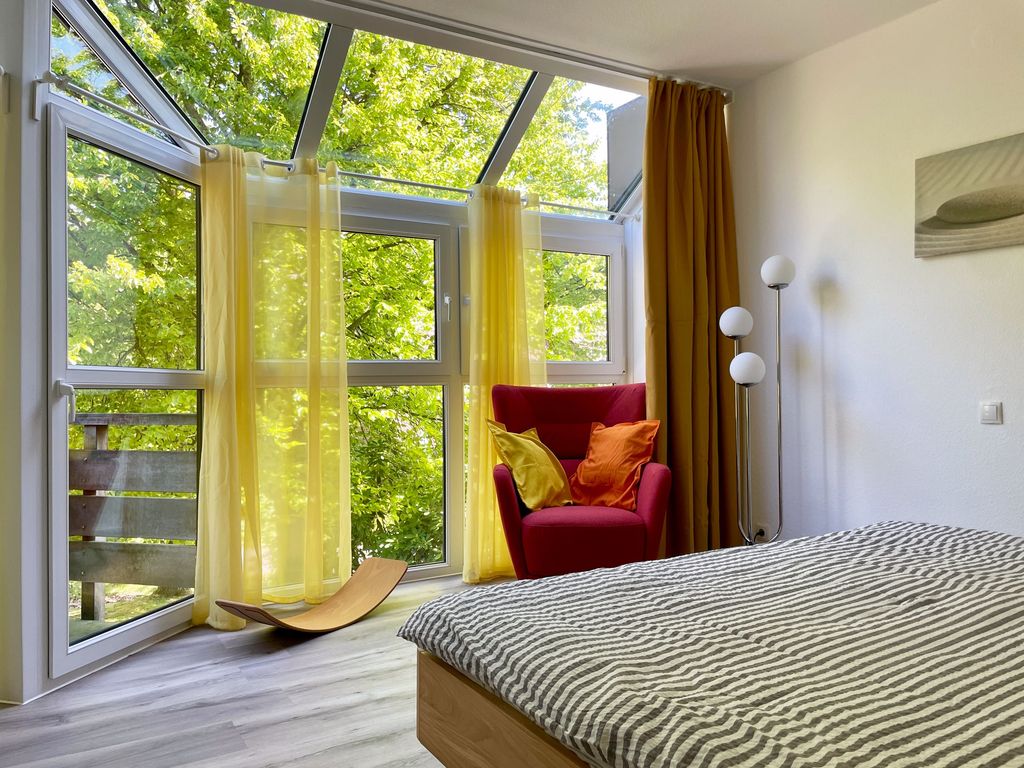 Schlafzimmer 1 mit besonderem Erker###br###(Doppelbett 1,80x2,00)