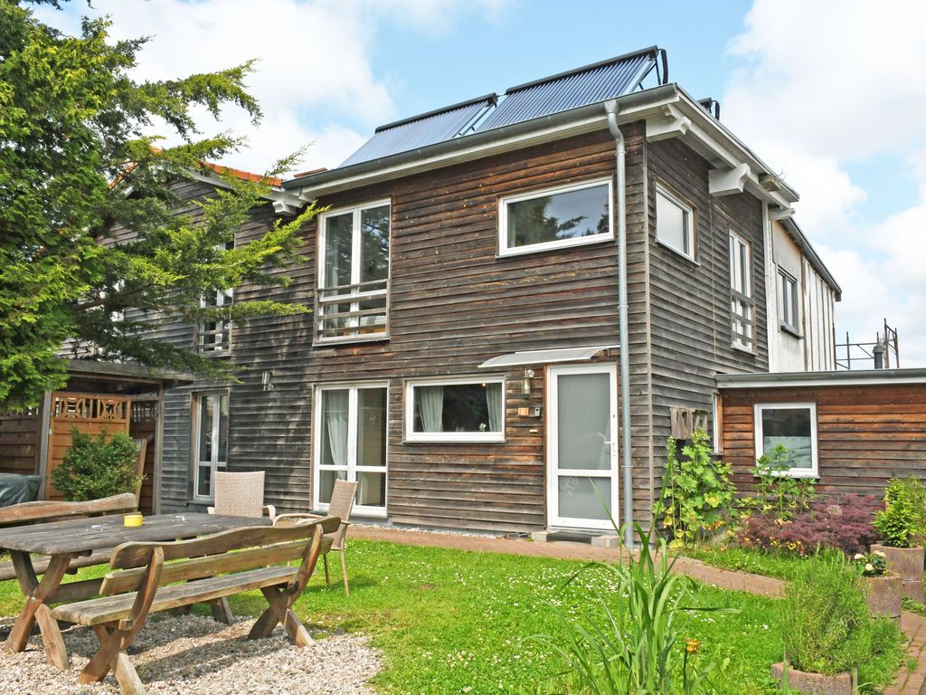 Ferienhaus mit Kamin u. Terrasse nahe dem Strelasund