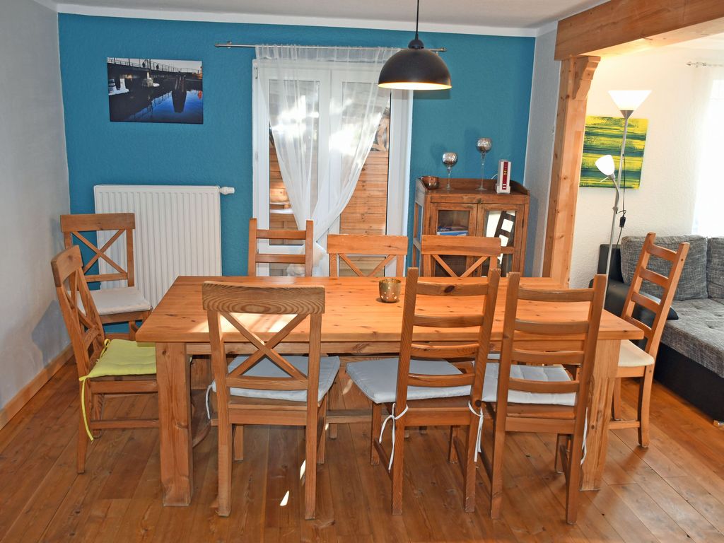 Ferienhaus mit Kamin u. Terrasse nahe dem Strelasund