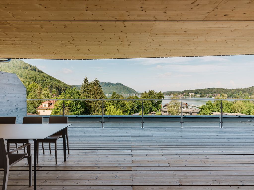 Terrasse mit Seeblick