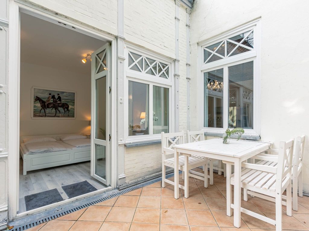 Terrasse vor dem 1. Schlafzimmer