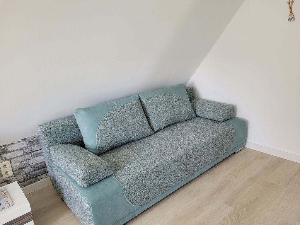 Schlafcouch nicht ausgezogen/bezogen
