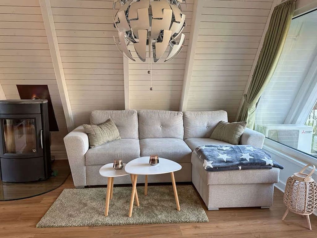 Wohnzimmer mit Kamin