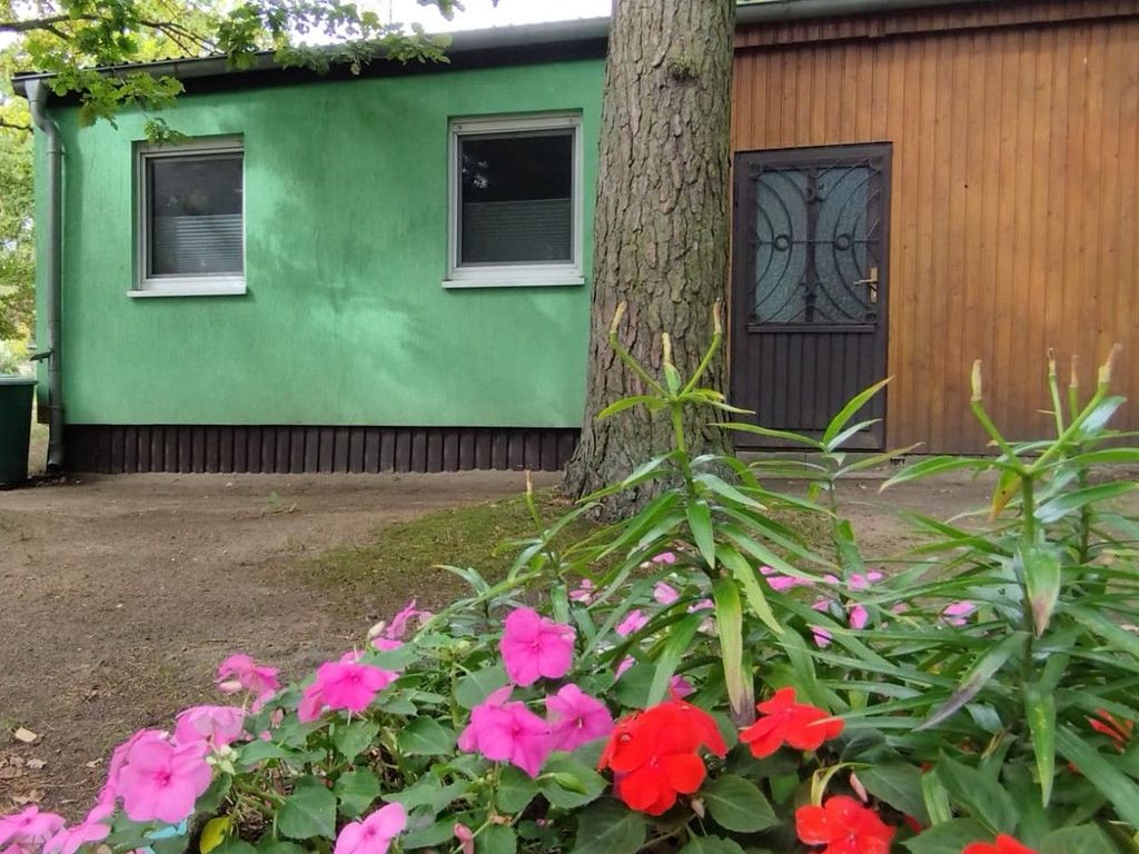 Ferienhaus im Kiefernwald an der Müritz###br###Mit Fahrradunterstellmöglichkeit