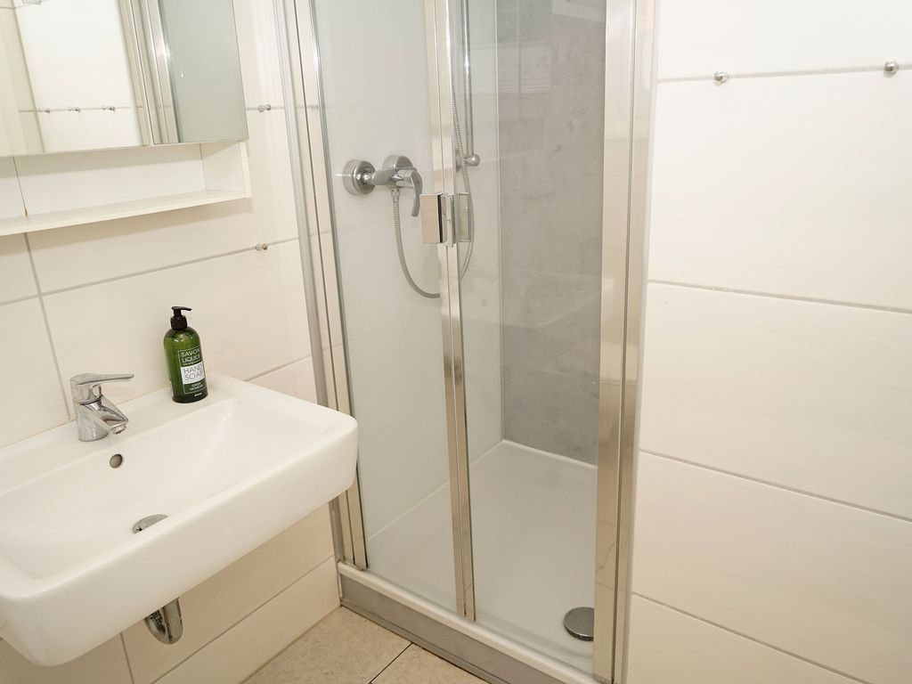 flache Dusche