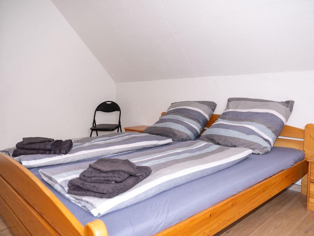 Schlafzimmer 1