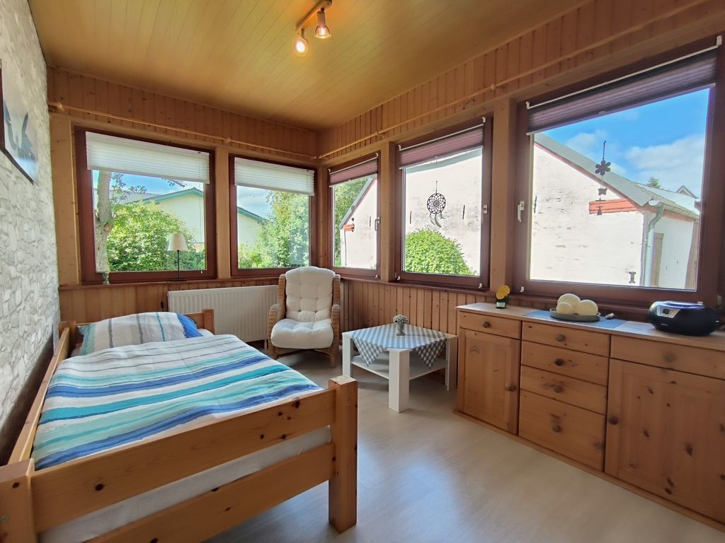 Schlafzimmer mit einem Bett