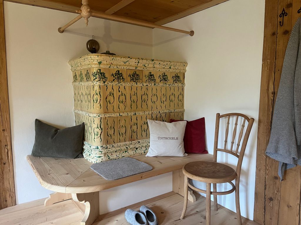 Kachelofen im Wohnzimmer