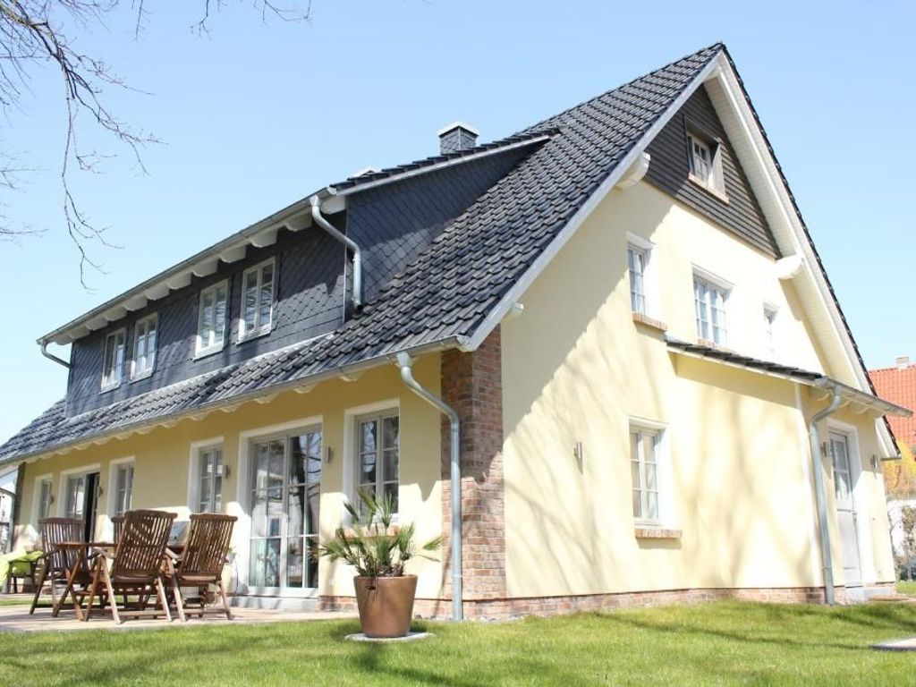 großes Baaber Ferienhaus mit Sauna und Kamin (P)