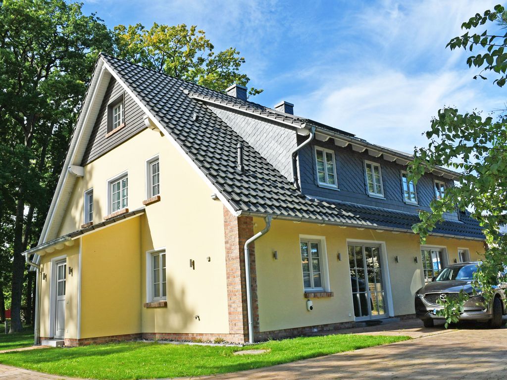 große Baaber Ferienhaushälfte mit Sauna