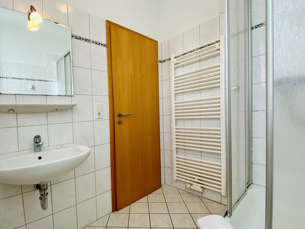 Bad mit Dusche der Ferienwohnung Hiddensee