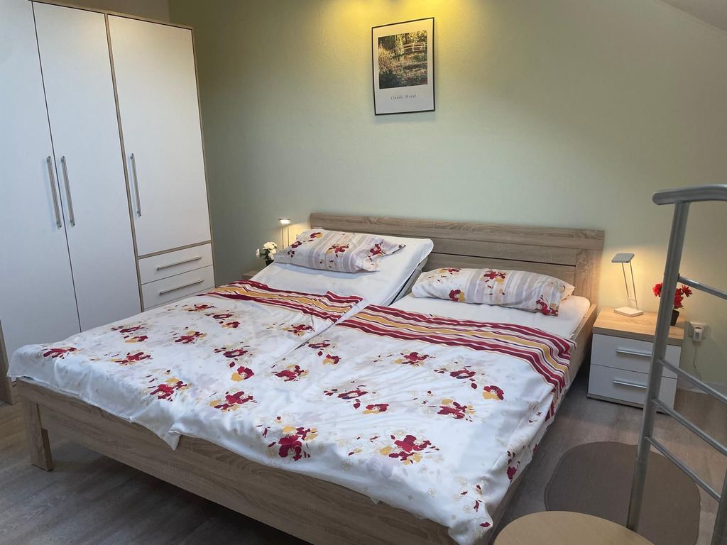Schlafzimmer mit Doppelbett