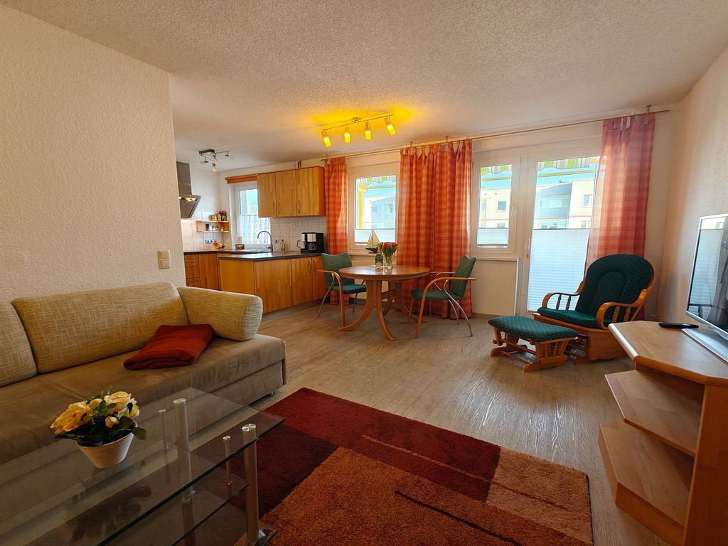 Wohnzimmer mit Esstisch