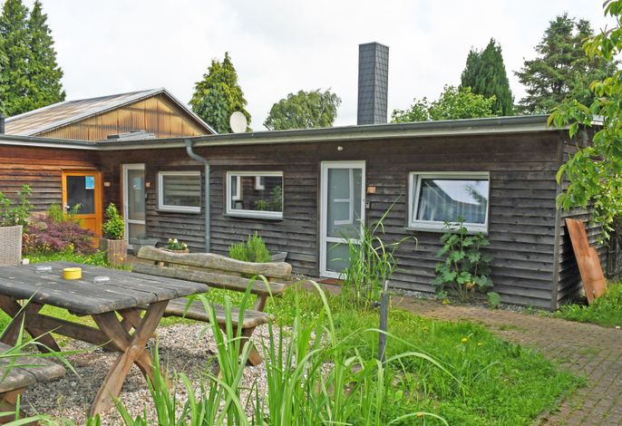 ruhig gelegene Fewo mit Terrasse nahe dem Strelasund