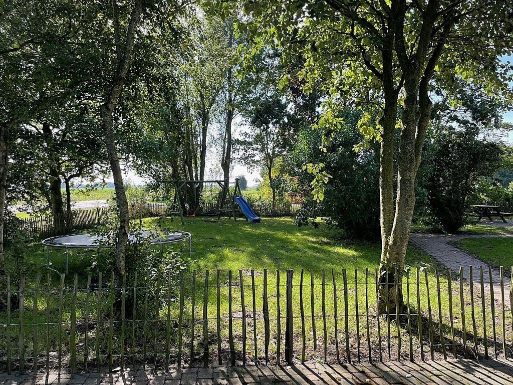 Großzügiges Ferienhaus mit großem Garten in Alleinlage