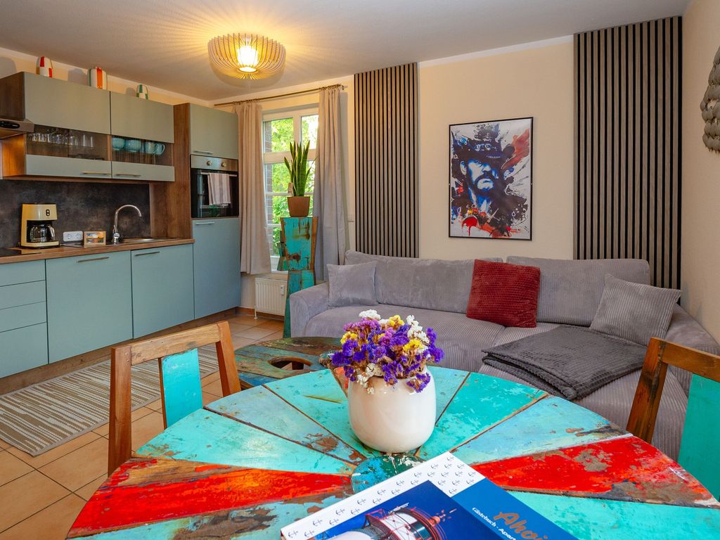 Wohnzimmer mit Küche