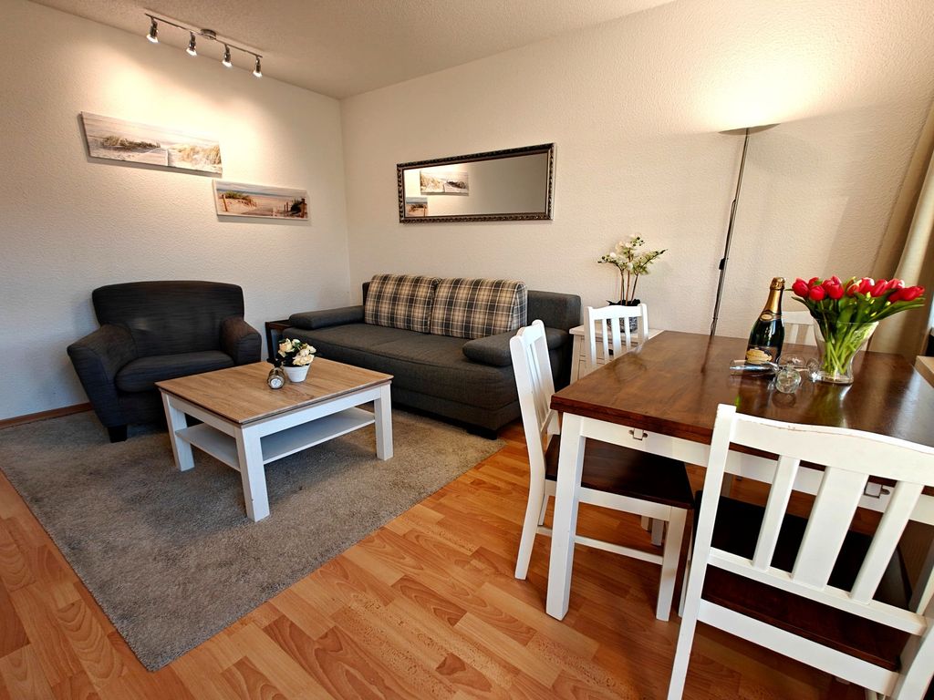 Wohnzimmer mit Esstisch