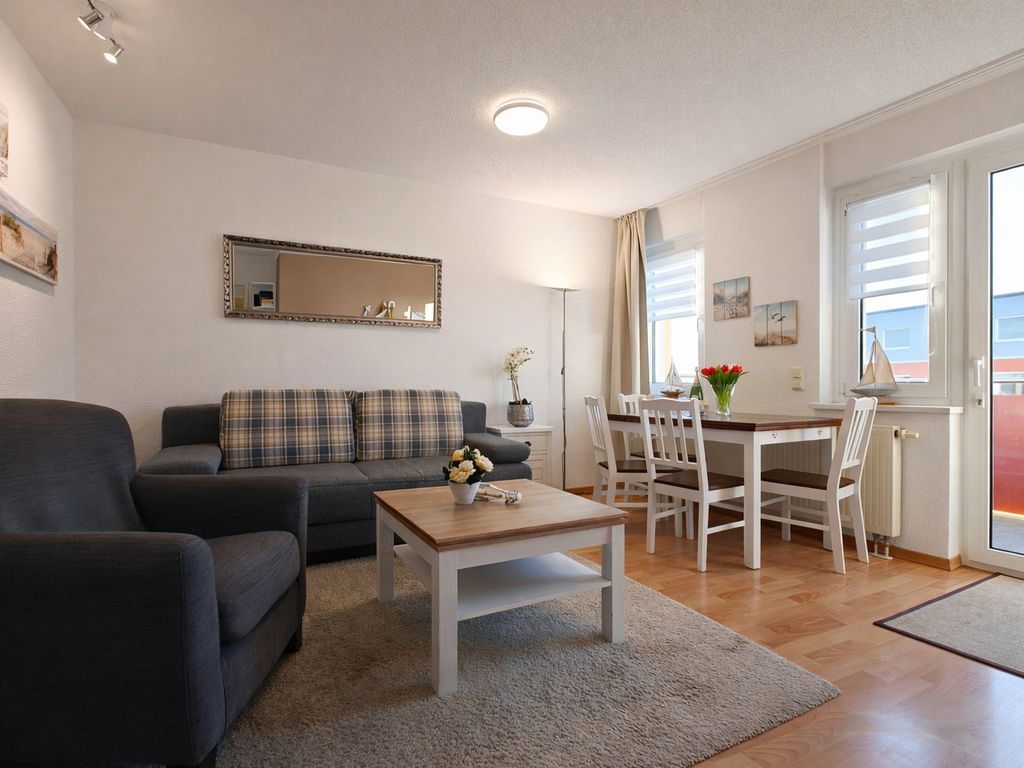 Wohnzimmer mit Esstisch