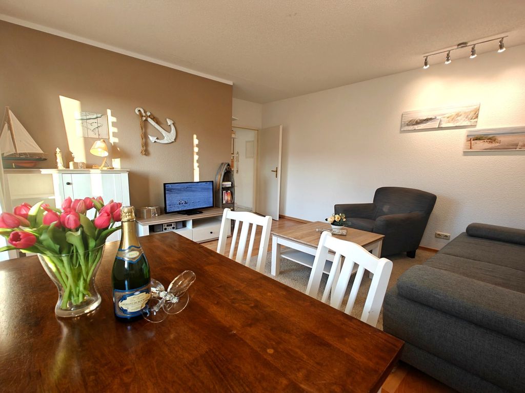 Wohnzimmer mit Esstisch