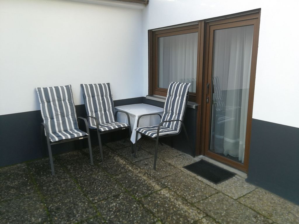 Terrasse bei Mehrbettzimmer Nr. 3