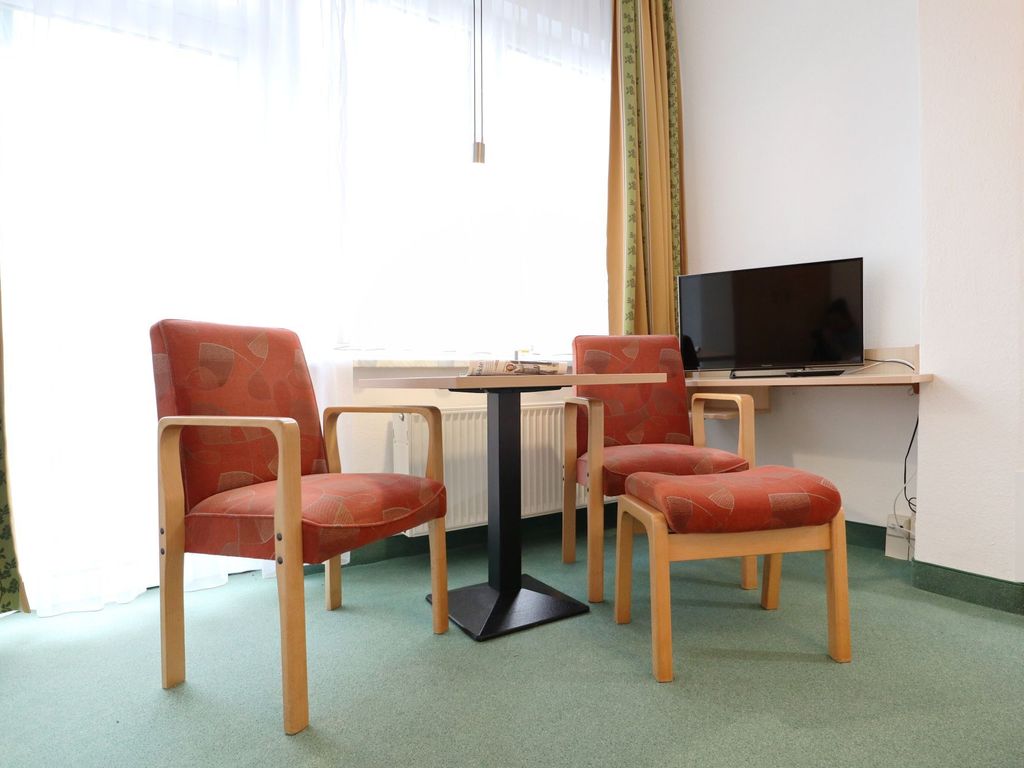 Strandflieder Zimmer 105 - Blick auf den offenen Schlaf-/ Wohnbereich