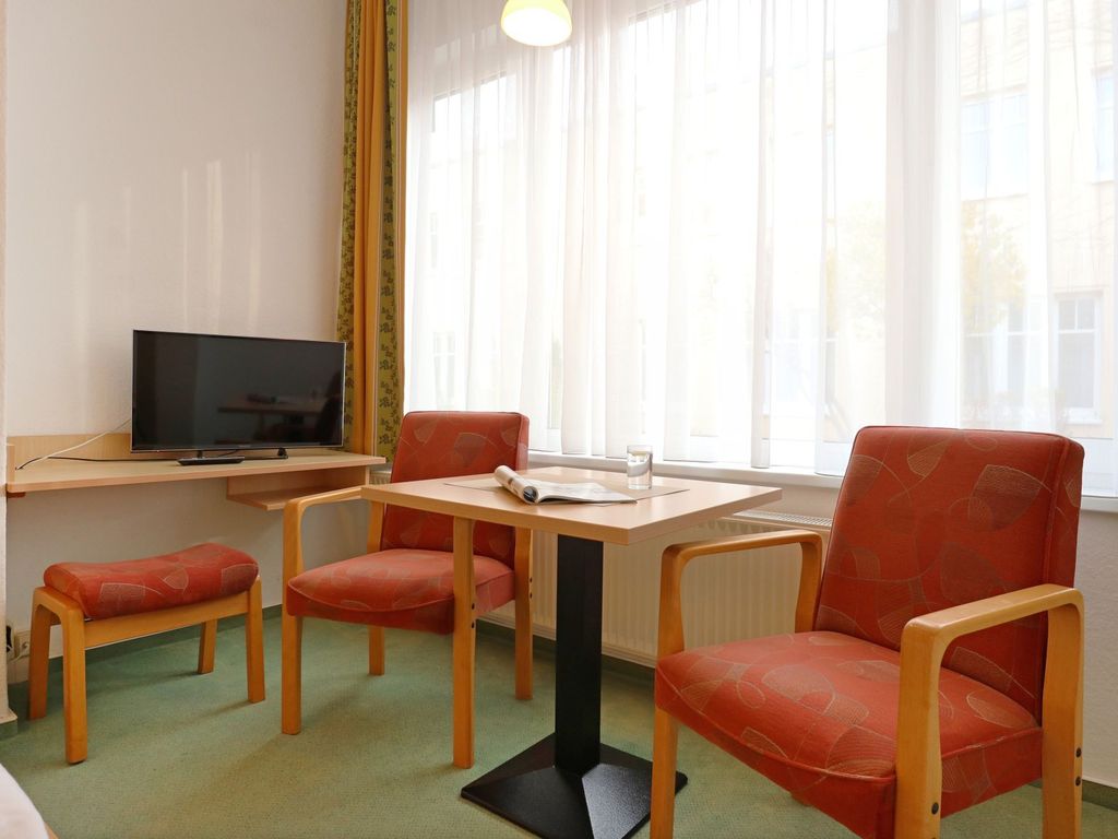 Strandflieder Zimmer 110 - Blick auf den offenen Schlaf-/ Wohnbereich