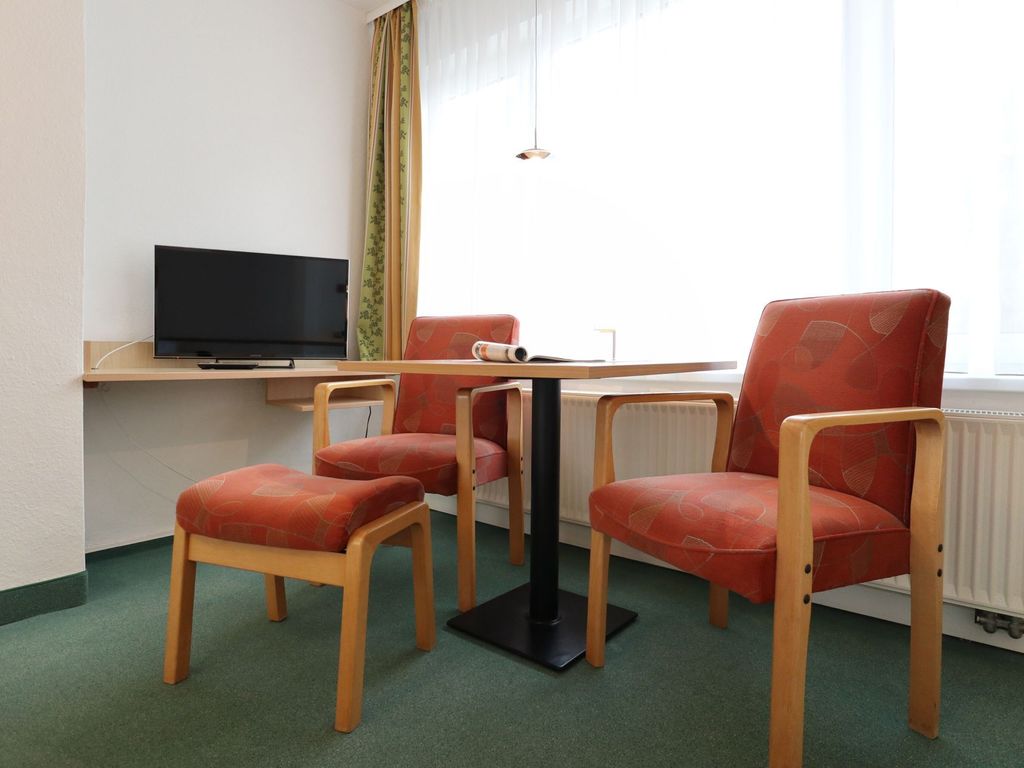 Strandflieder Zimmer 205 - Blick auf den offenen Schlaf-/ Wohnbereich
