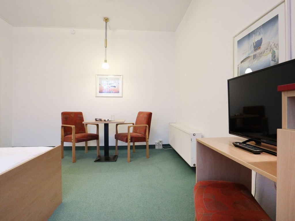 Strandflieder Zimmer 206 - Blick auf den offenen Schlaf-/ Wohnbereich