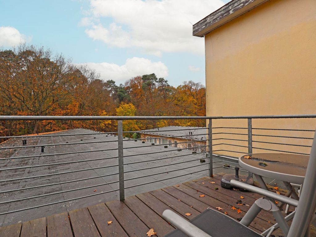 Strandflieder Zimmer 301 - Blick auf den Balkon und die Umgebung