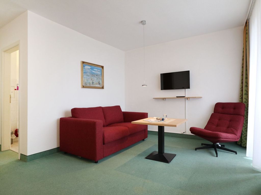 Strandflieder Zimmer 306 - Blick auf den offenen Wohn-/ Schlafbereich