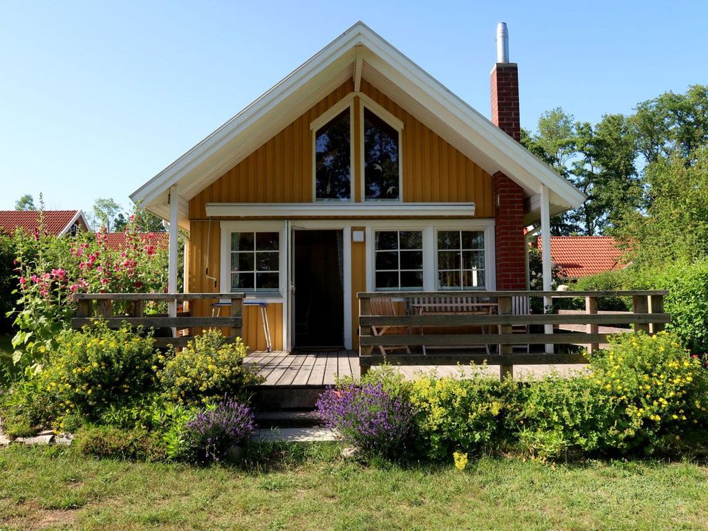 Hausansicht mit Terrasse