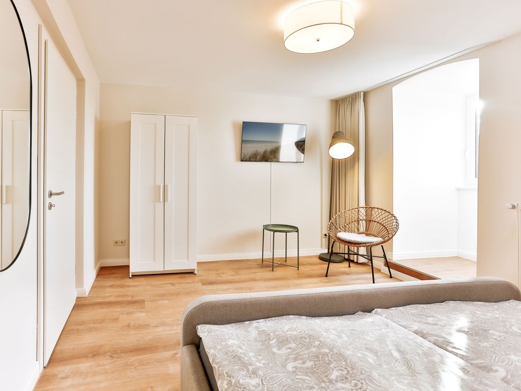 Schlafzimmer 1