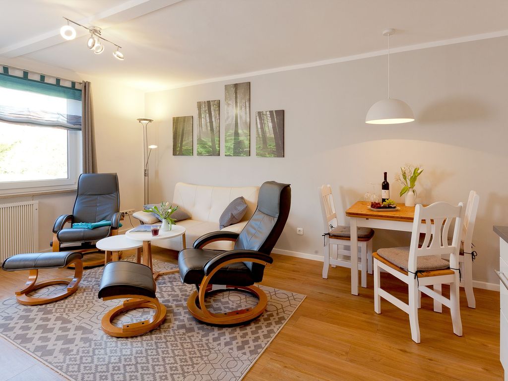 Wohnzimmer mit Essbereich
