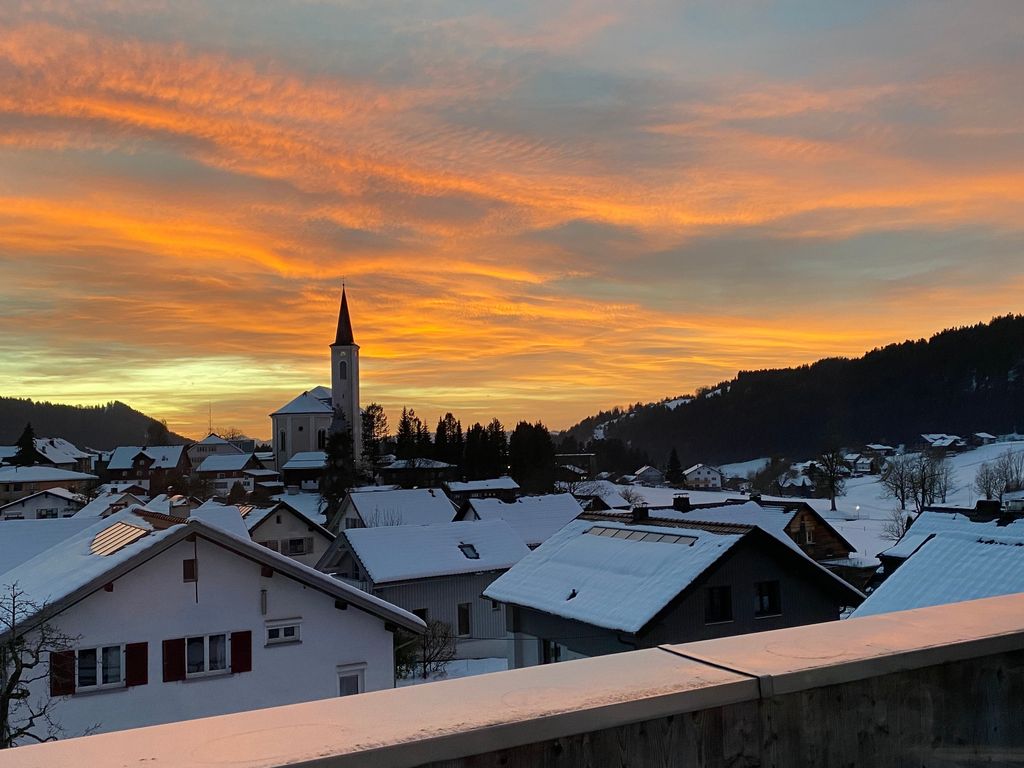 Panorama-Gästestudio im Penthouse: Privatbad, Balkon & Küche