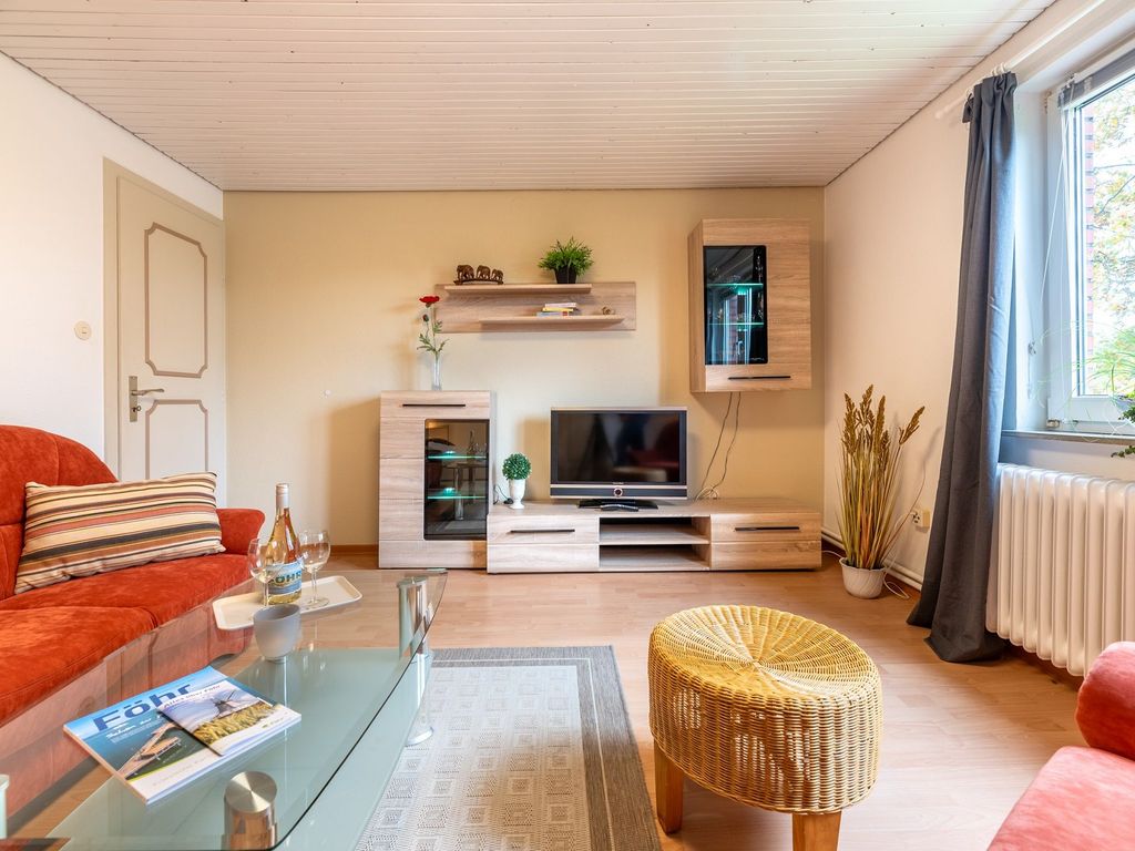 Wohnlandschaft mit Flat-TV