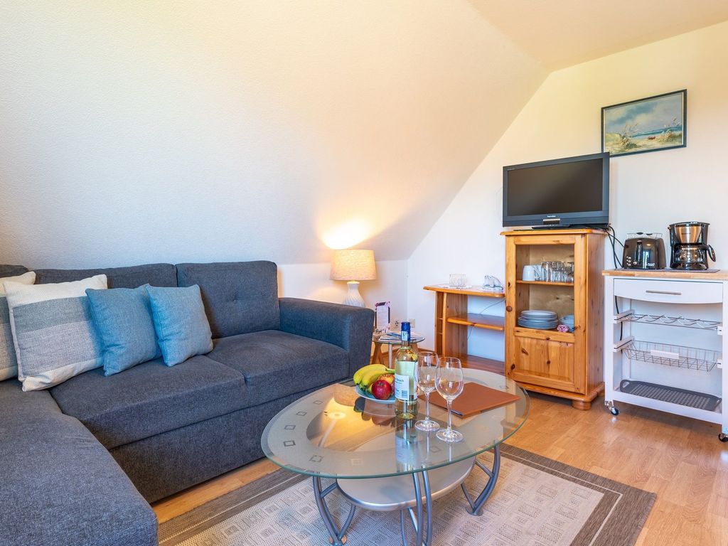 Wohnlandschaft mit Flat-TV