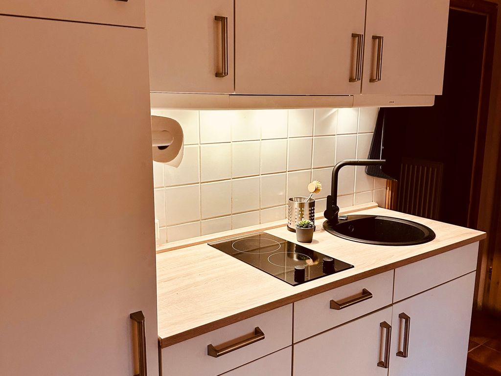 Küchenzeile in Esszimmer