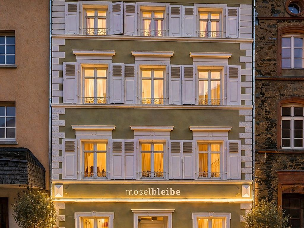 Moselbleibe Altstadt Bernkastel-Kues Abenddämmerung