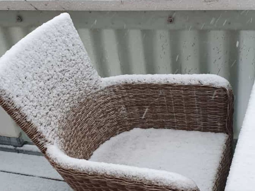 Balkon im Schnee